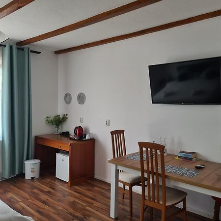 Luca'S House Apartment Balotesti Phòng bức ảnh
