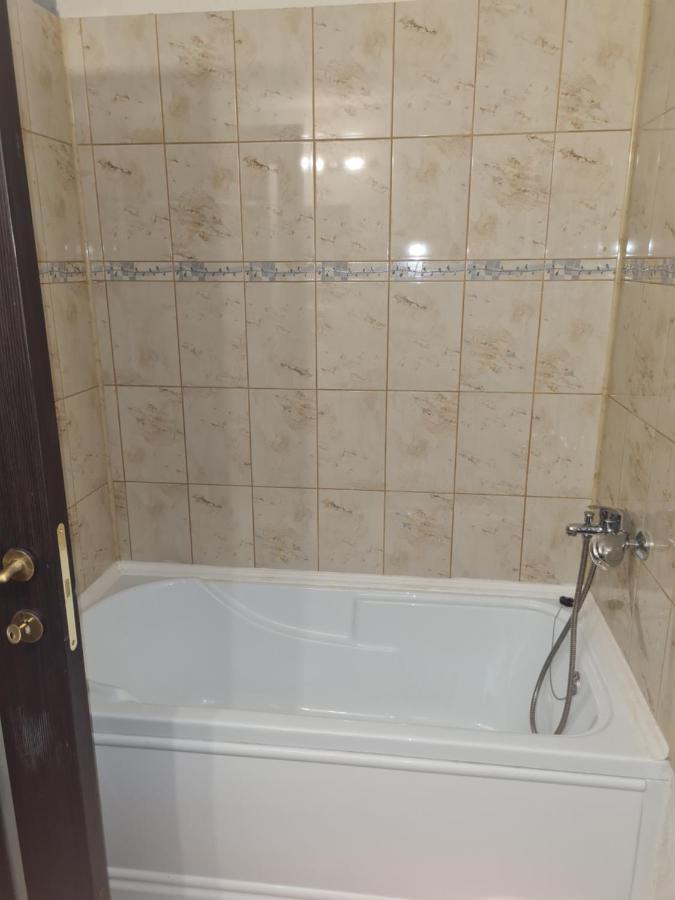 Luca'S House Apartment Balotesti Ngoại thất bức ảnh