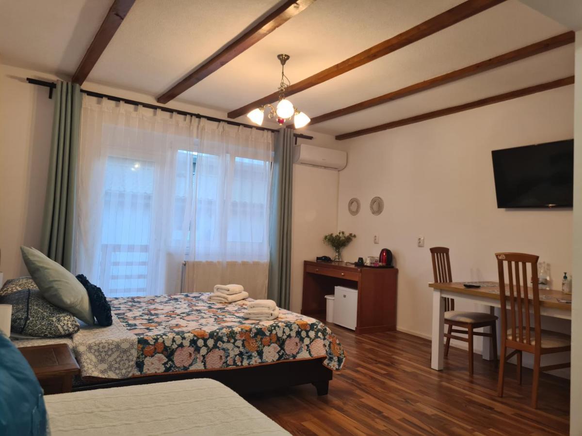 Luca'S House Apartment Balotesti Ngoại thất bức ảnh